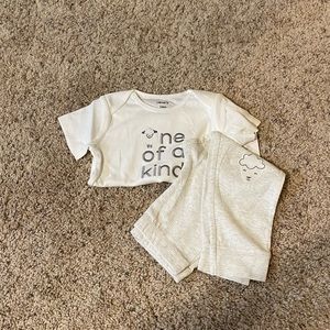Carter’s 24 Month Set